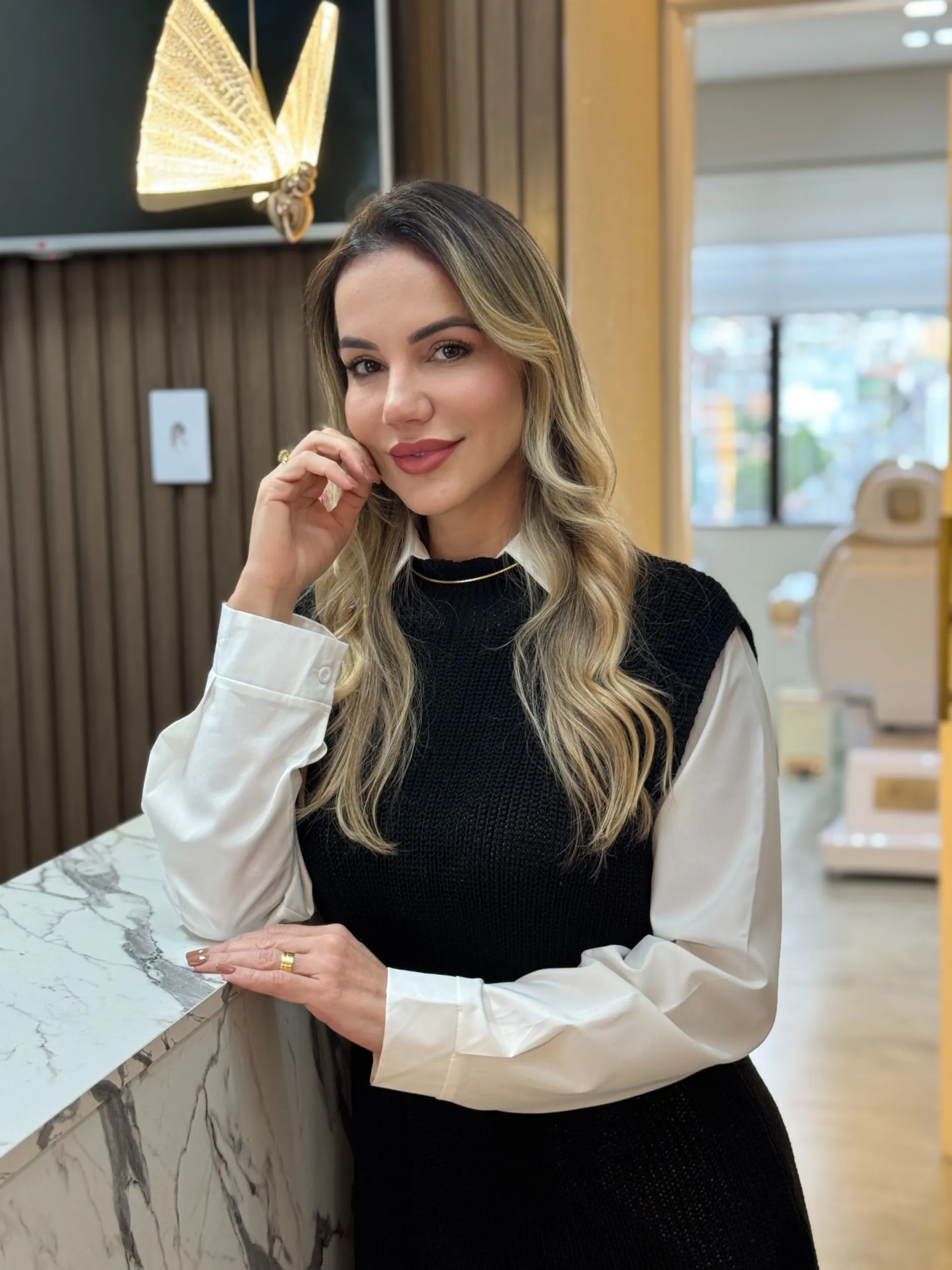 Dra. Mariana Harkbart em seu consultório